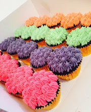 Load image into Gallery viewer, Deluxe Cupcakes
